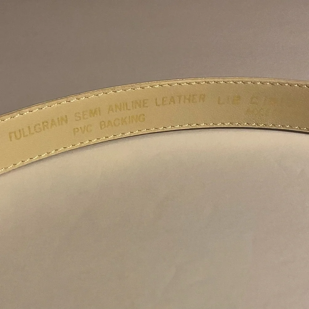 Liz Claiborne belt, Full grain Semi Aniline, Leather, Sz M,Closet staple,Neutral